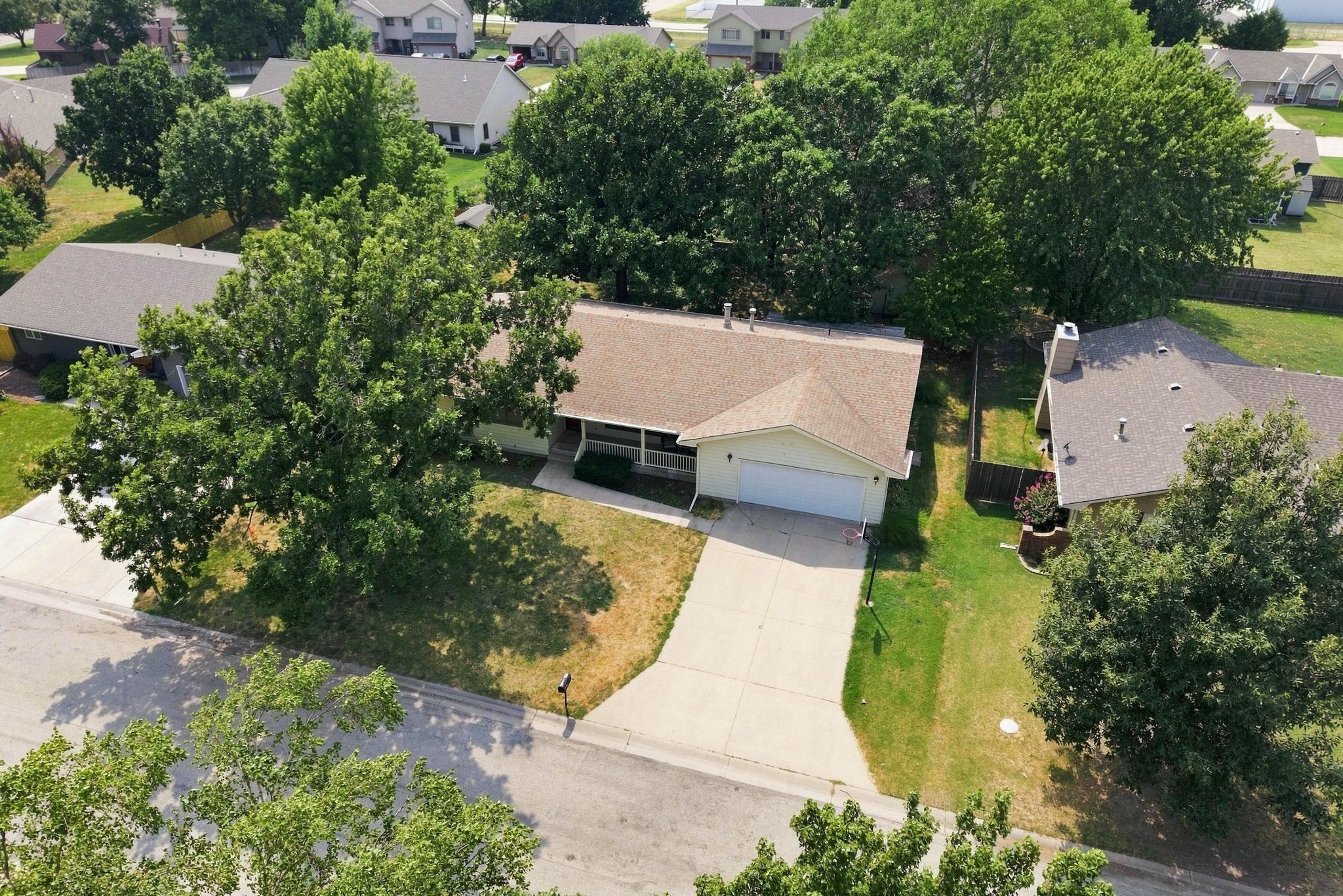 2905 Bluestem Ct, North Newton, KS 67117