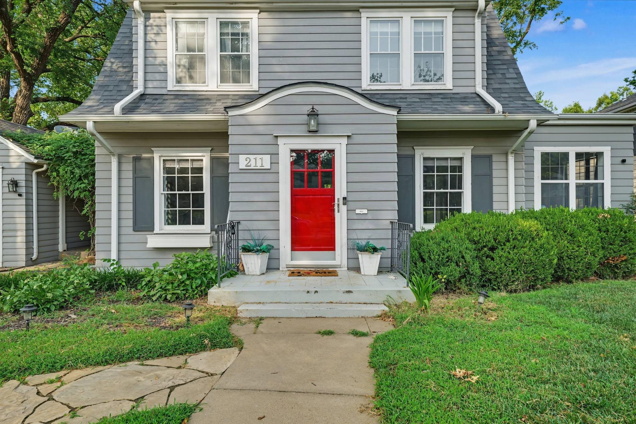 211 Greenway Rd, Salina, KS 67401