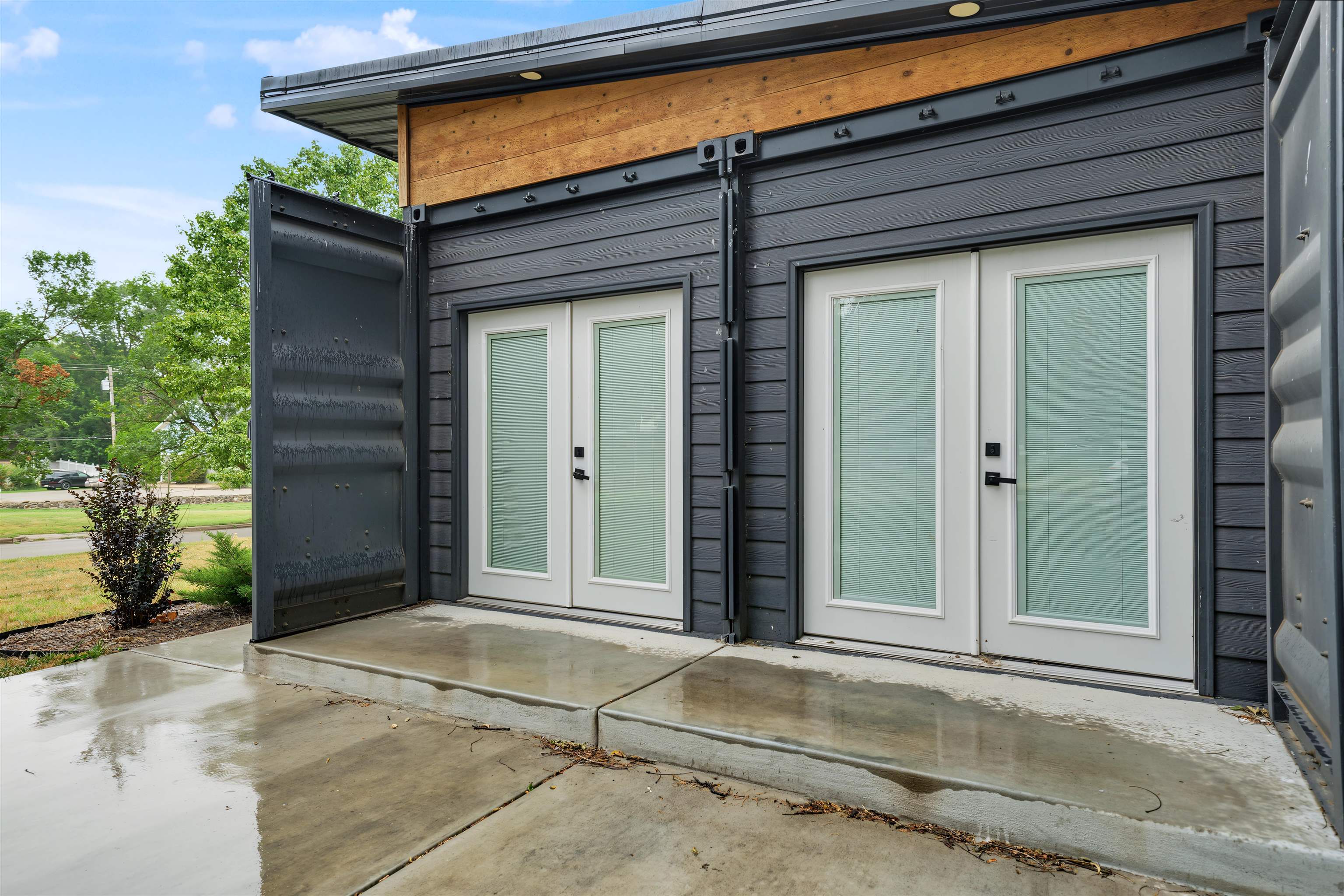 604 N Main St, Lindsborg, KS 67456