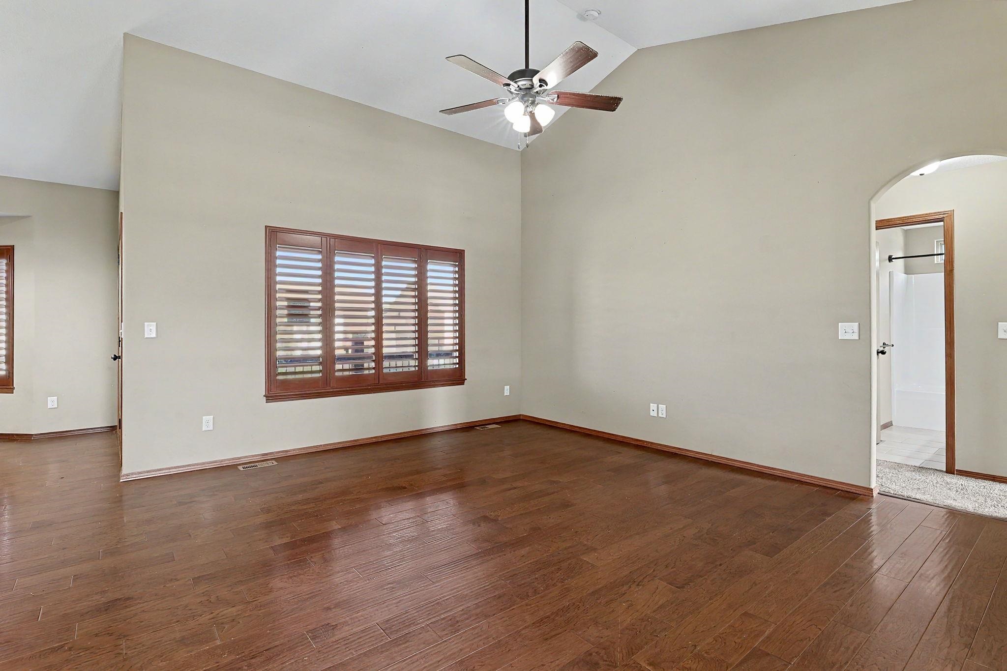 1213 N Lake Ridge Dr, Derby, KS 67037