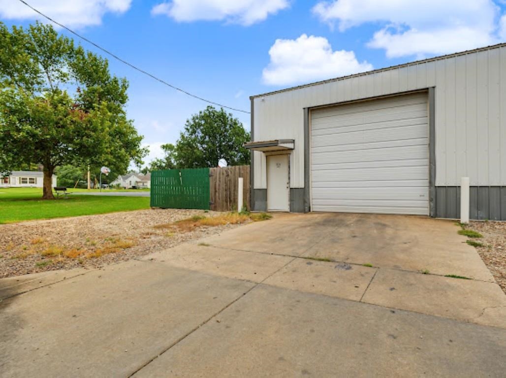 826 N 13th St, Salina, KS 67401