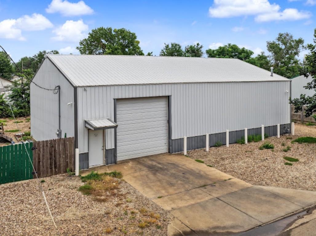 826 N 13th St, Salina, KS 67401