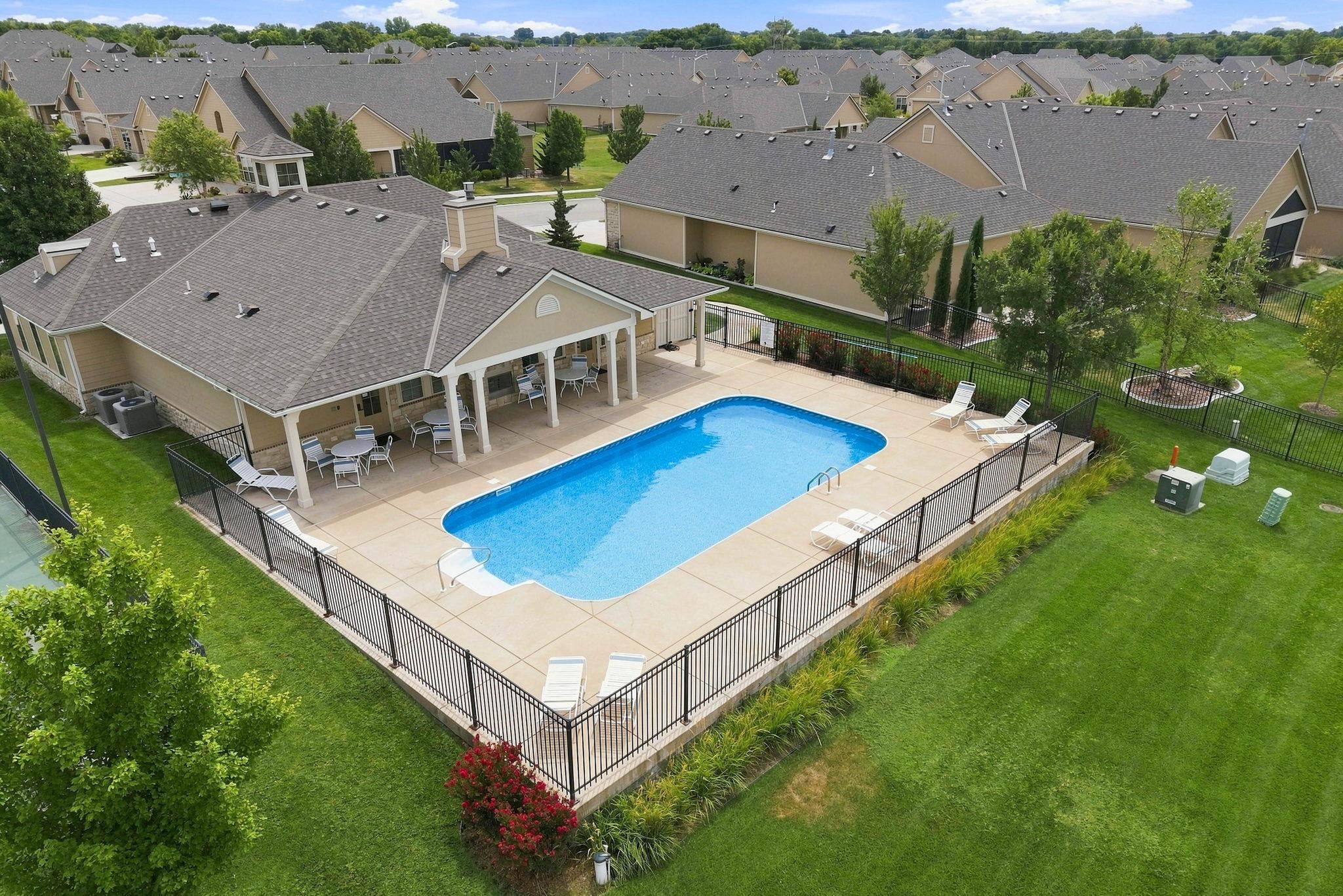 1024 E Twisted Oak Rd, Derby, KS 67037