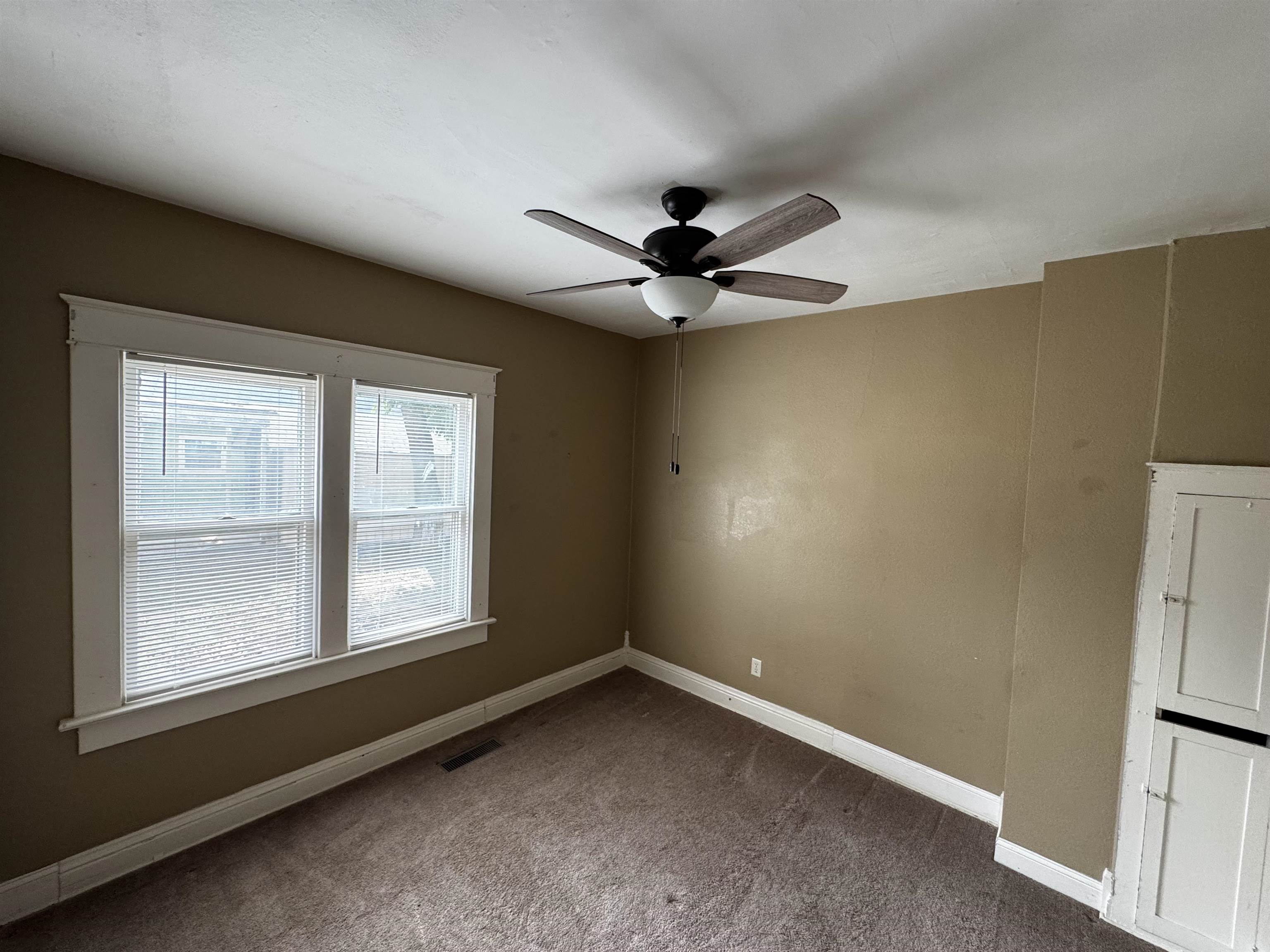 131 SW 5th, Newton, KS 67114