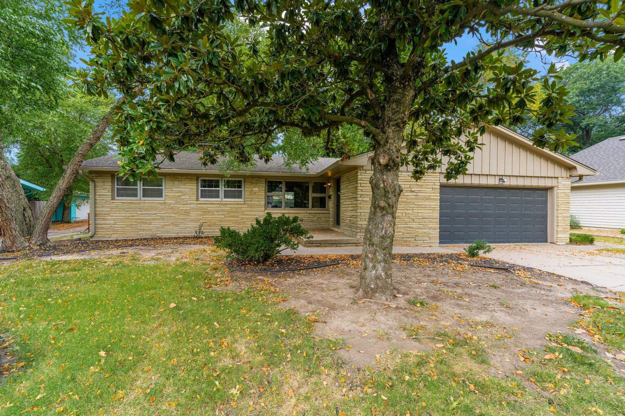 1049 N Armour St, Wichita, KS 67206