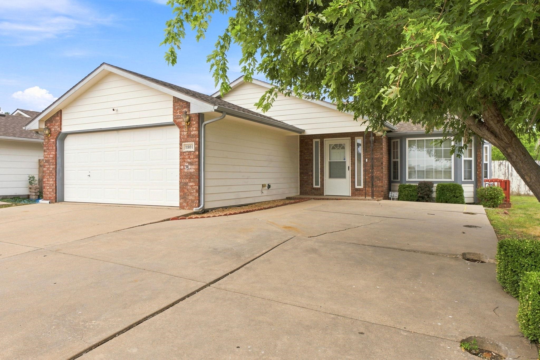 1801 S Smithmoor St, Wichita, KS 67207