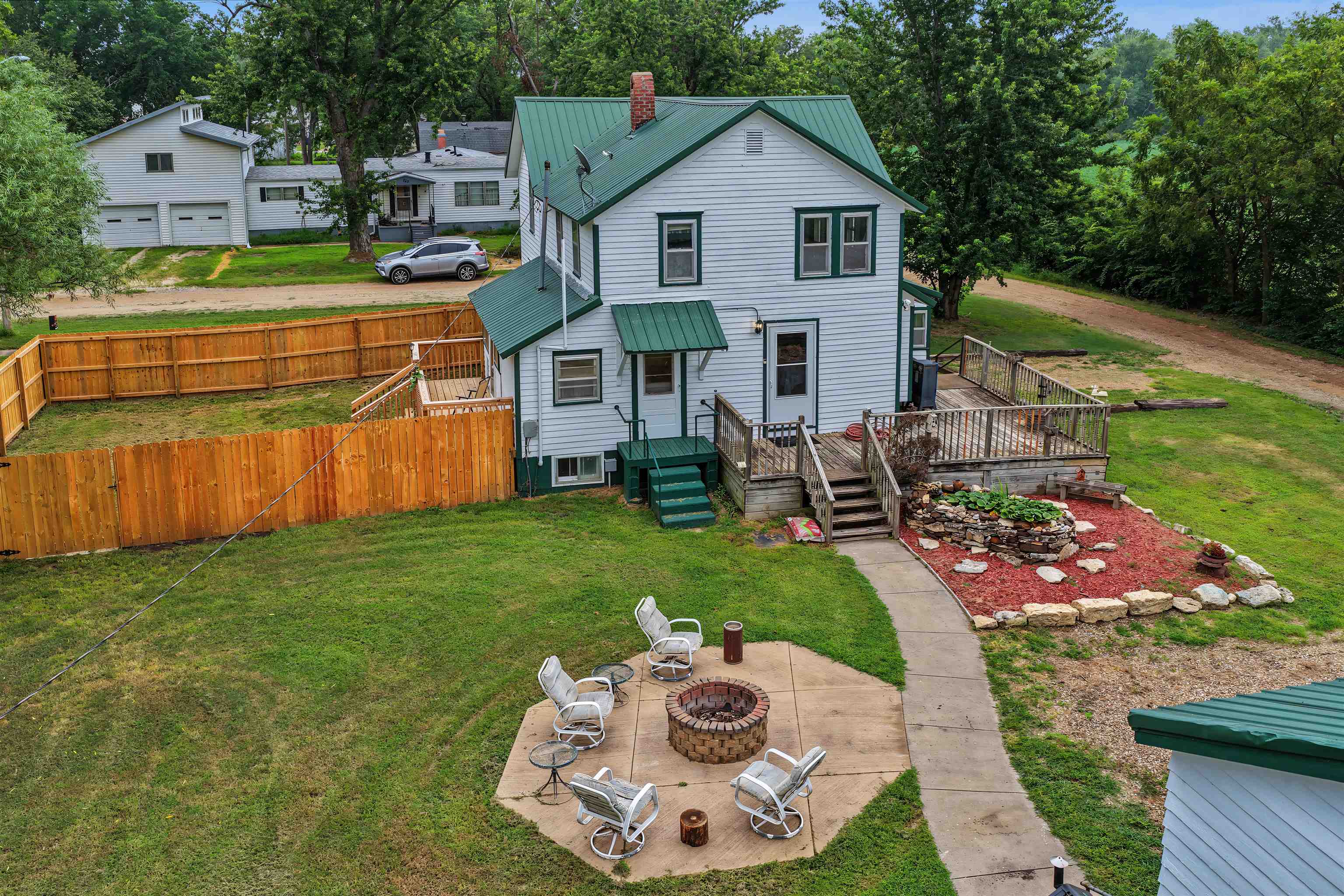 724 N Melbert Ave, Gypsum, KS 67448