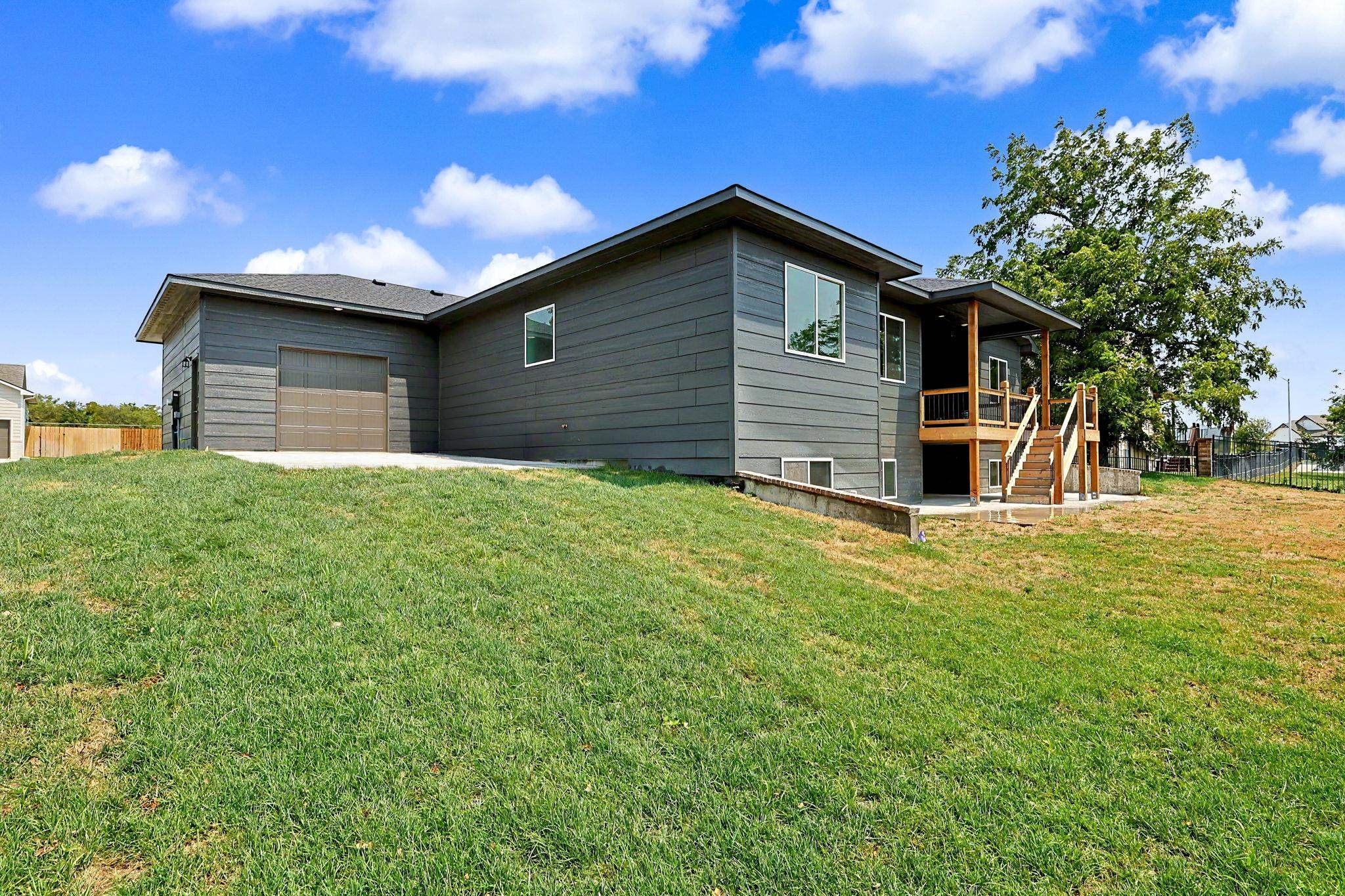 3117 E Sunflower Dr, Derby, KS 67037