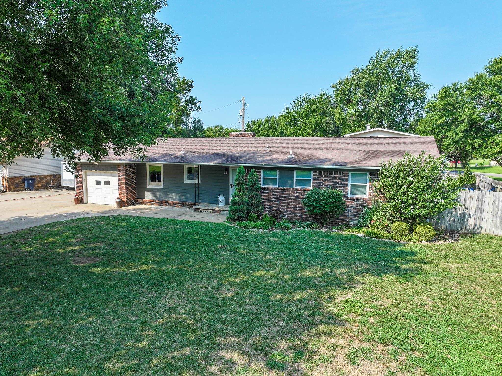 1673 N Lawndale Ave, El Dorado, KS 67042