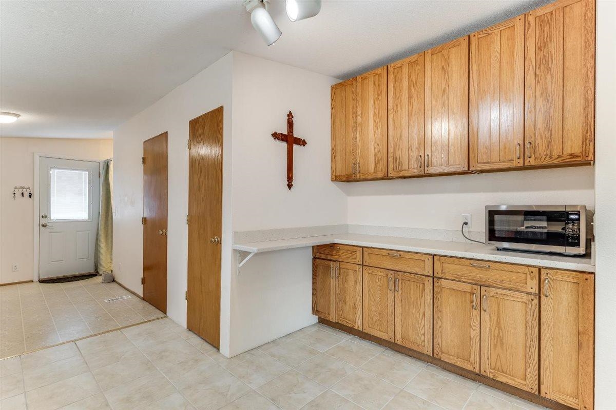 9115 E 31st St S, Wichita, KS 67210