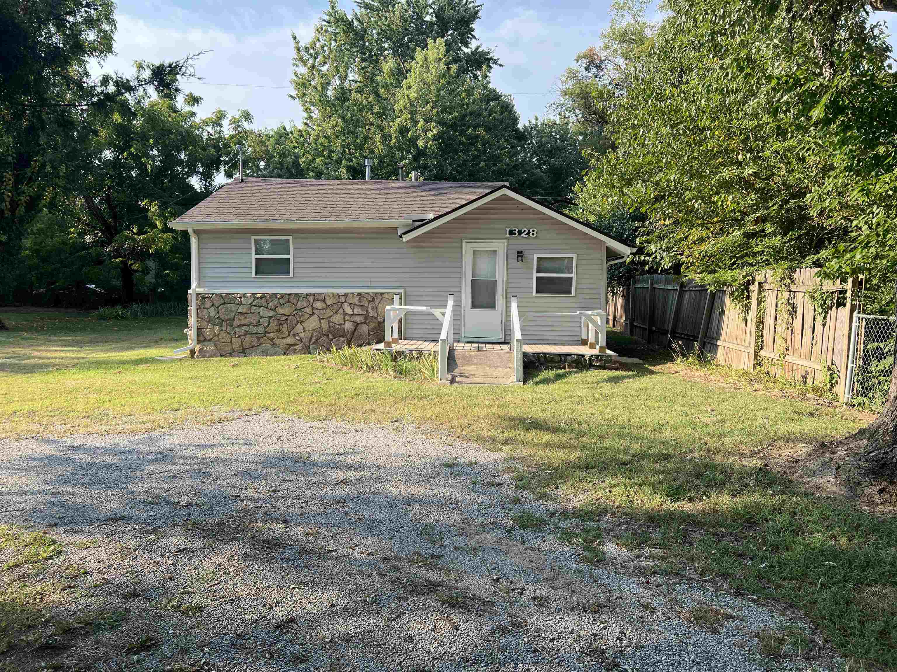 1328 W Oklahoma, Arkansas City, KS 67005