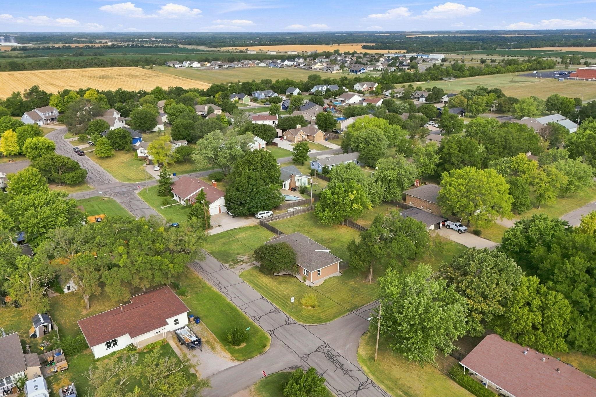 230 W Litson, Benton, KS 67017
