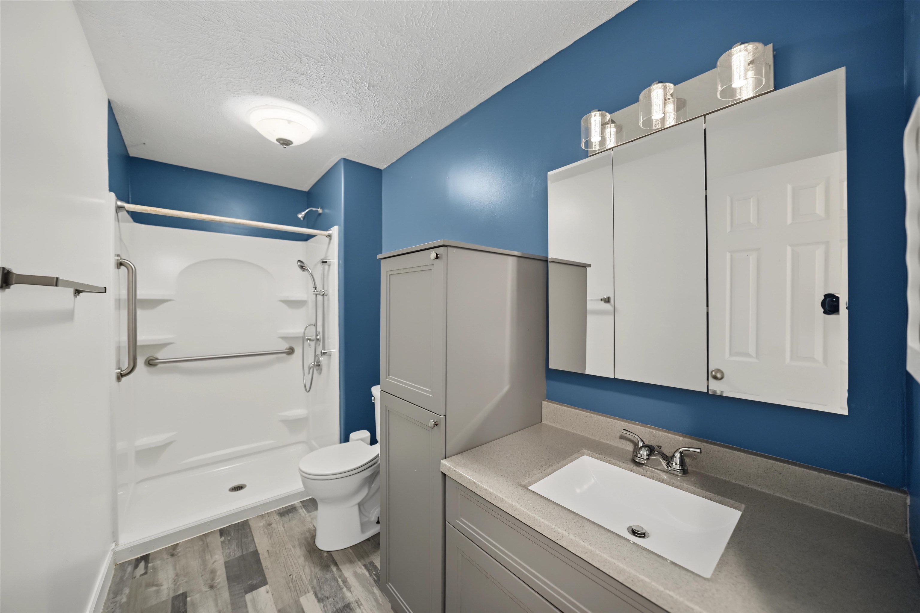 1301 N Front St, Salina, KS 67401
