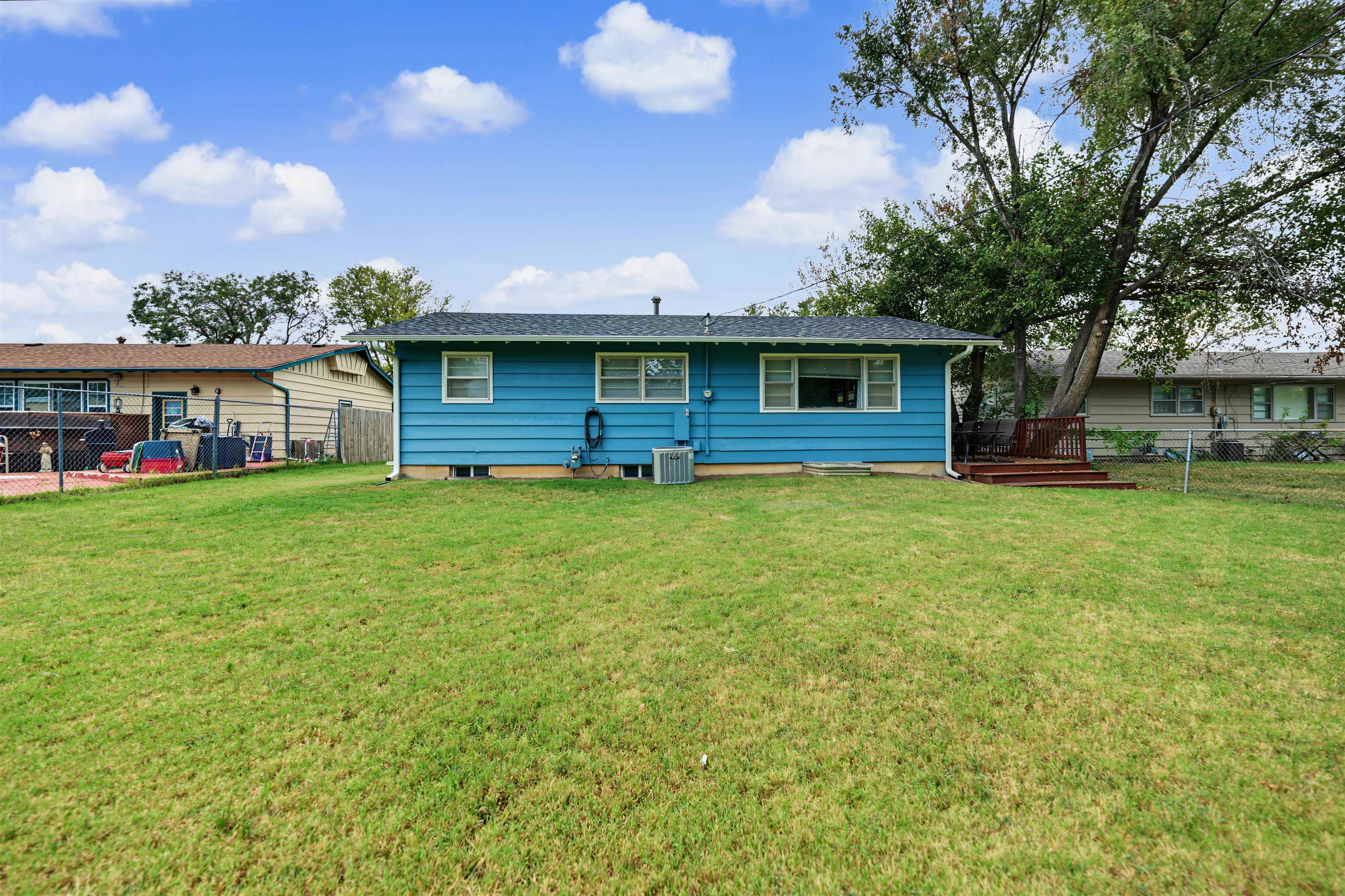 2219 Edward St, Salina, KS 67401