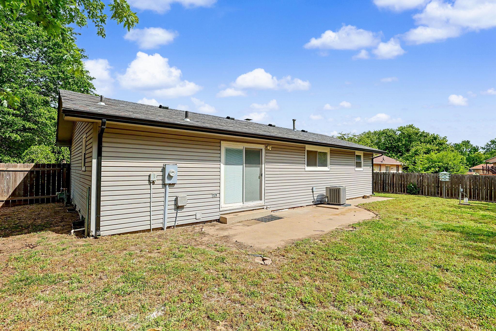 440 N Linden, Haysville, KS 67060