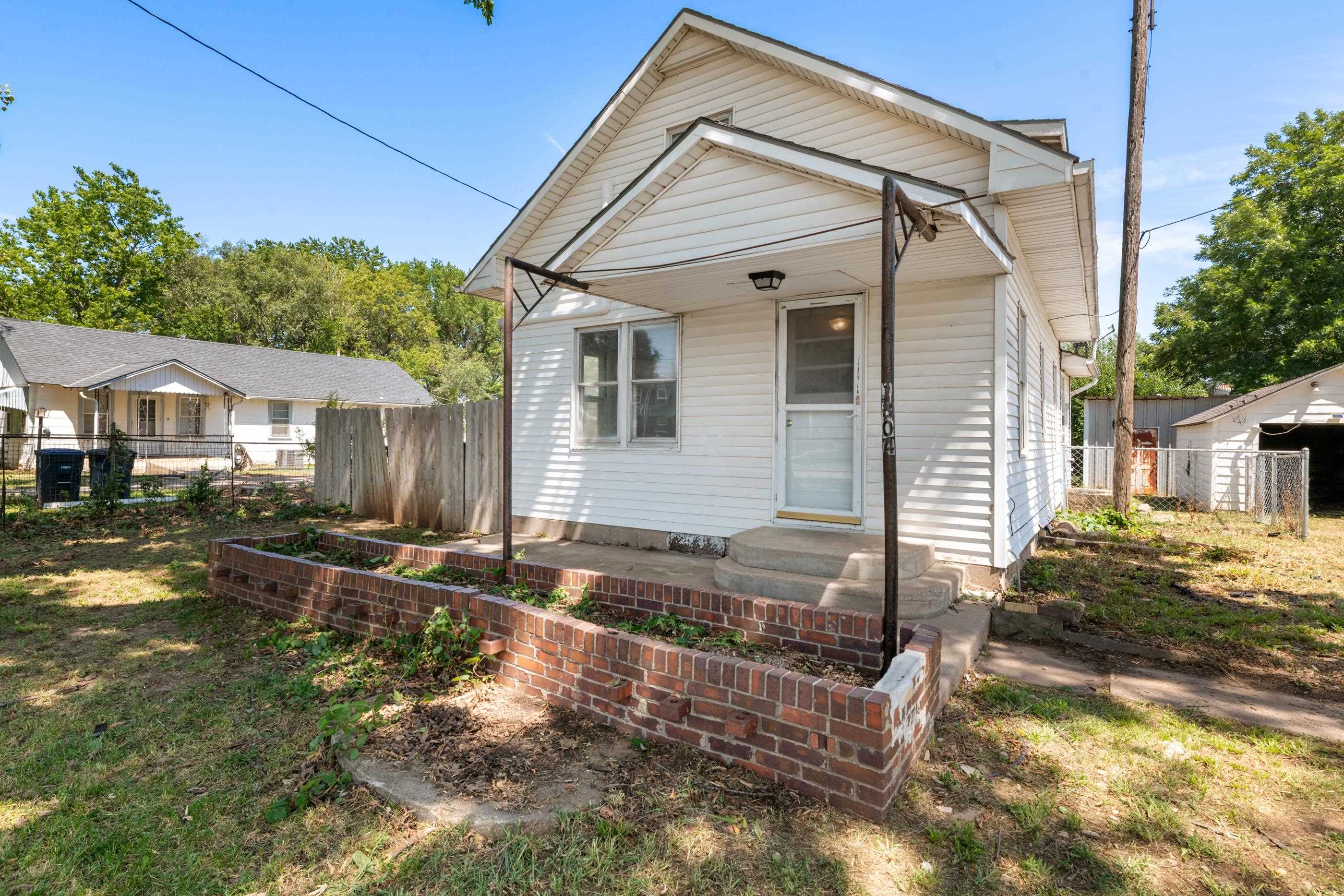 1304 S High, El Dorado, KS 67042