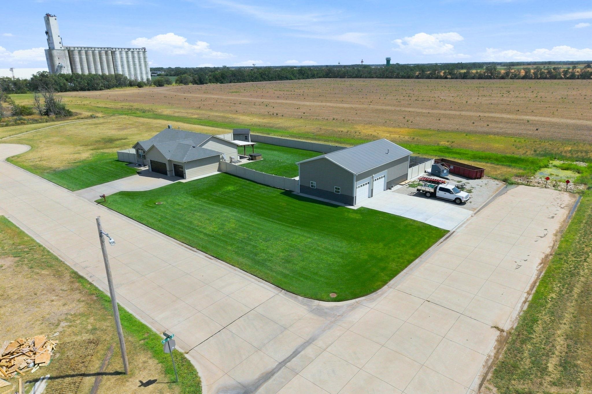 3 Bristol Dr, South Hutchinson, KS 67505