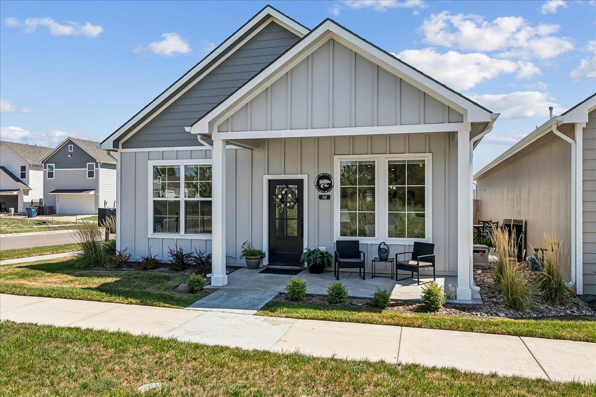 441 E Lexington Ln, Andover, KS 67002