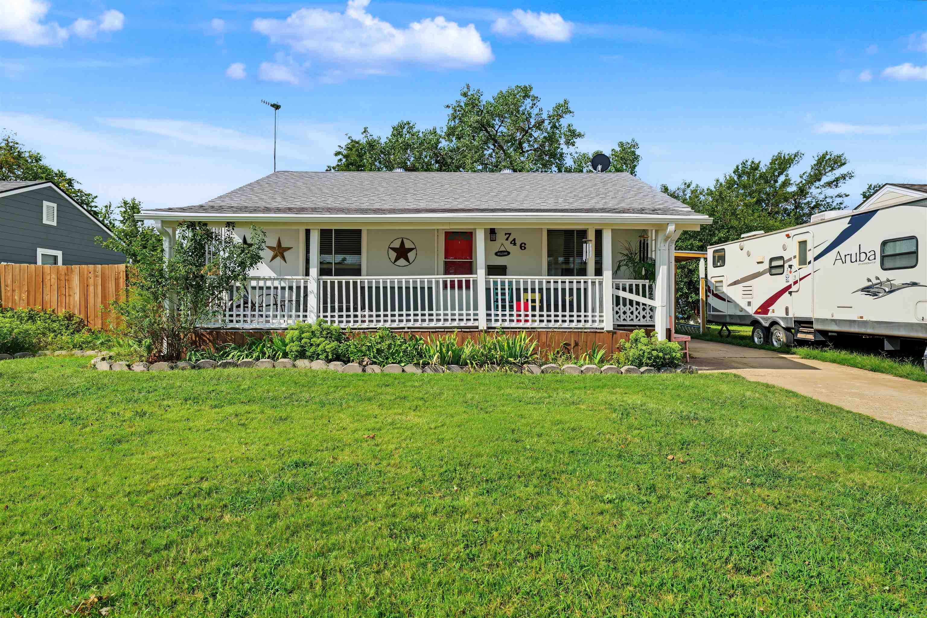 746 Osage Ave, Salina, KS 67401