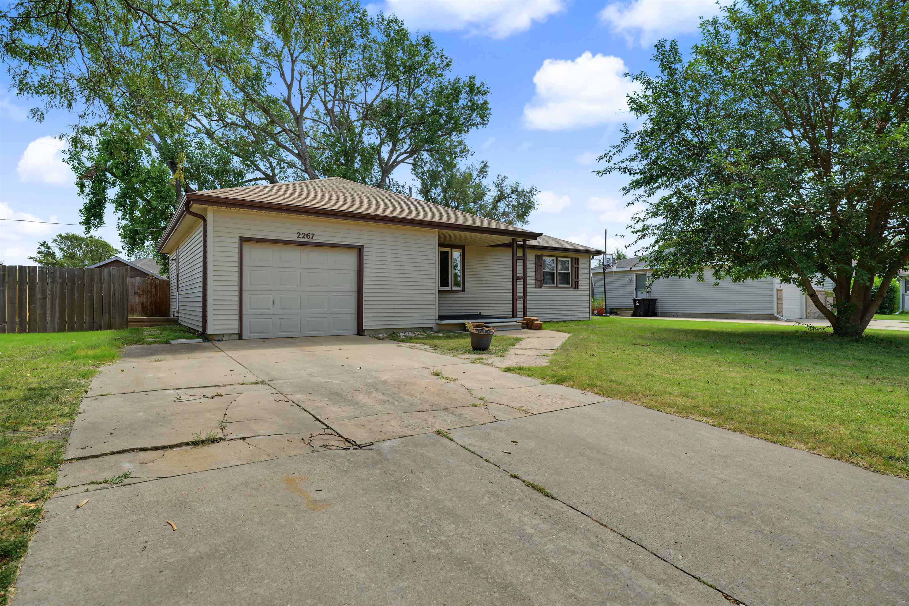 2267 S Ohio St, Salina, KS 67401