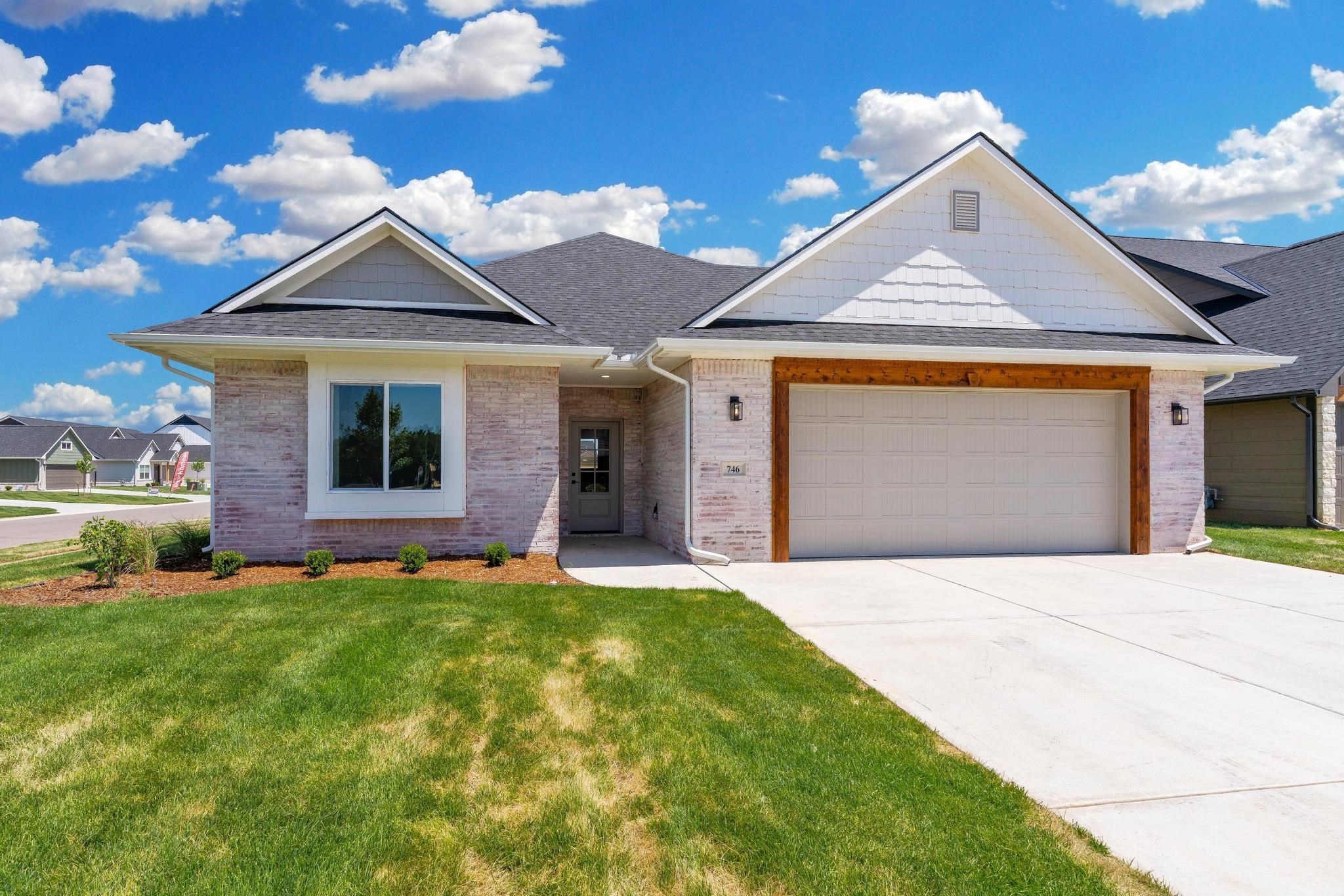 706 N Rainbow Lake Ct, Wichita, KS 67235