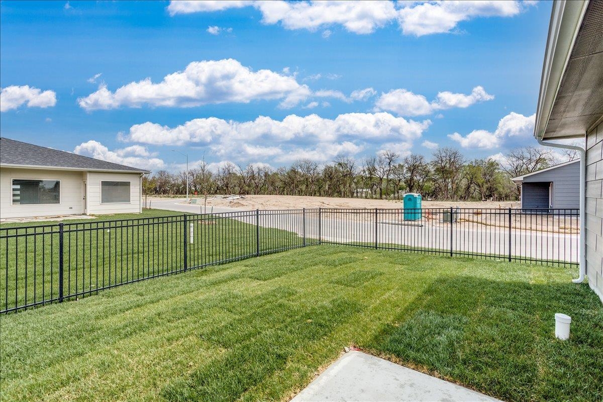 54335435 N Briskbay Ct, Maize, KS 67101