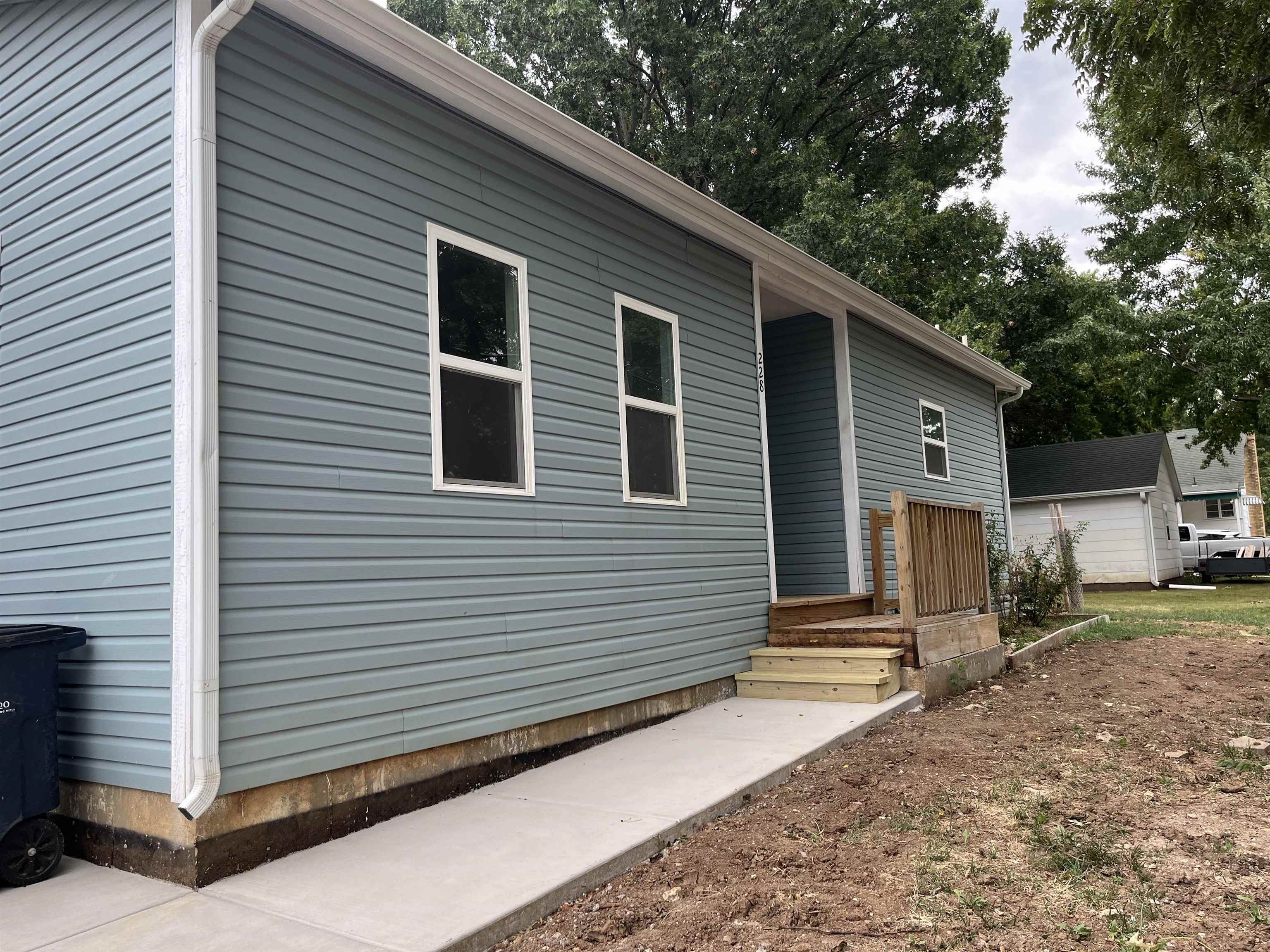 228 Alleghany St, El Dorado, KS 67042