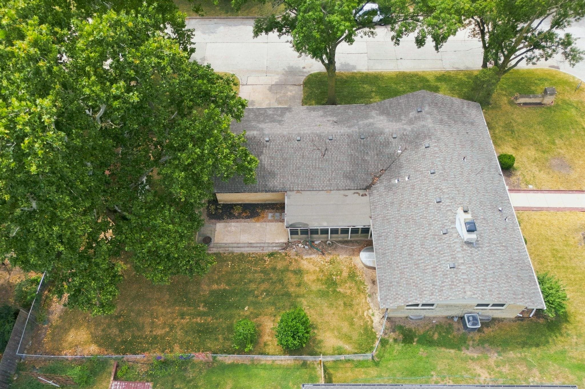 1104 N Pinecrest St, Wichita, KS 67208