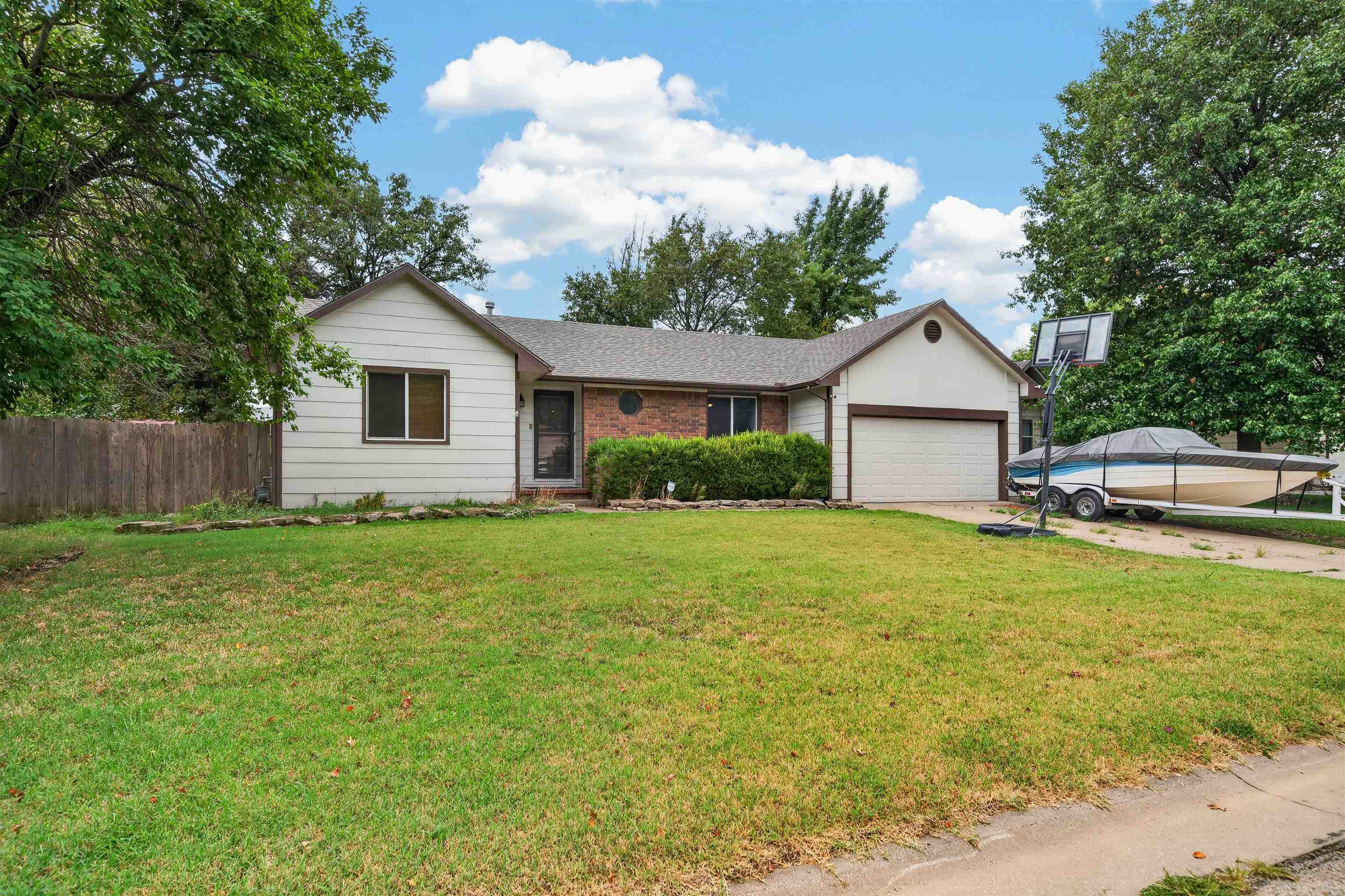 2153 S Lark Ct, Wichita, KS 67209