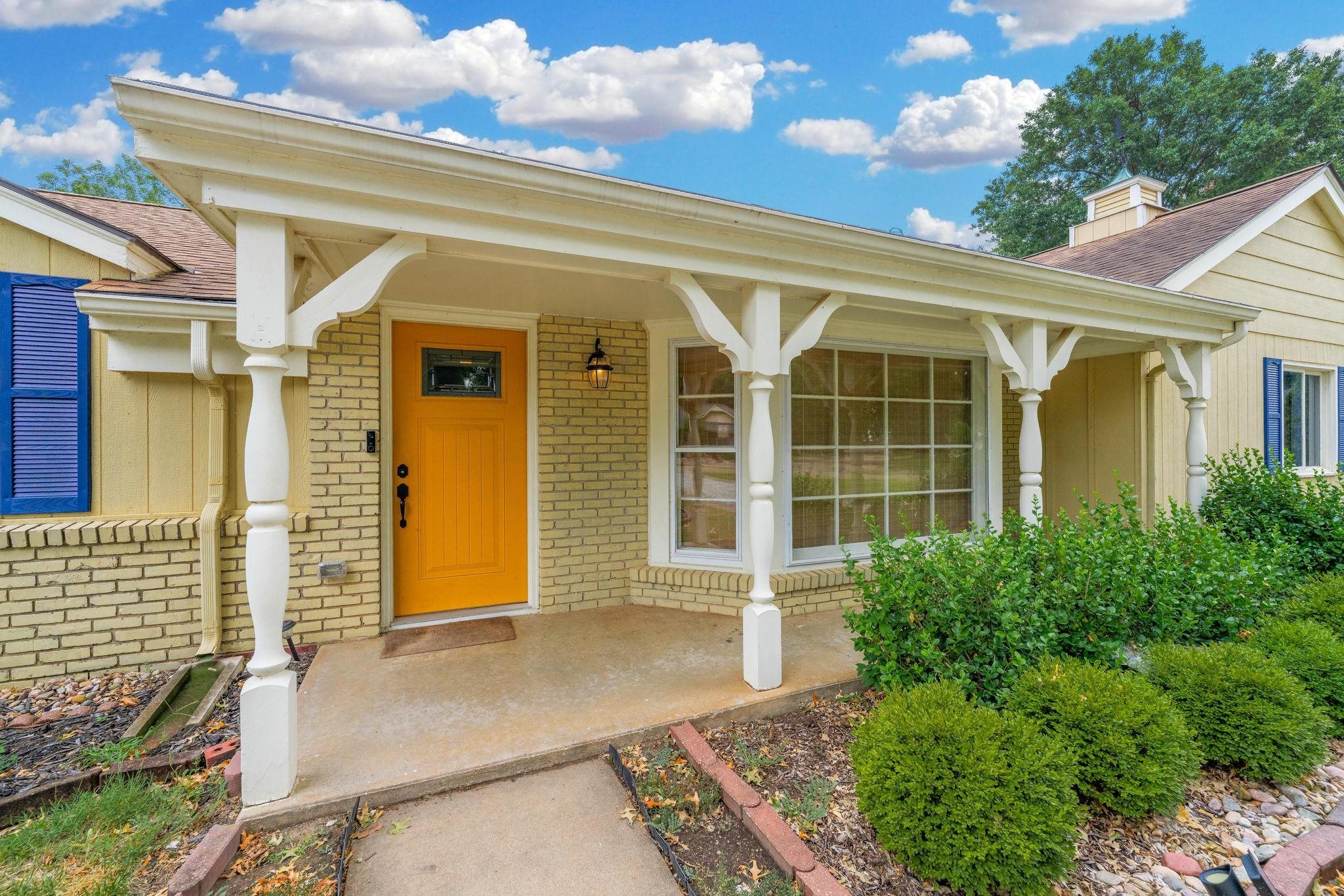 21 Fleetwood Dr, Winfield, KS 67156
