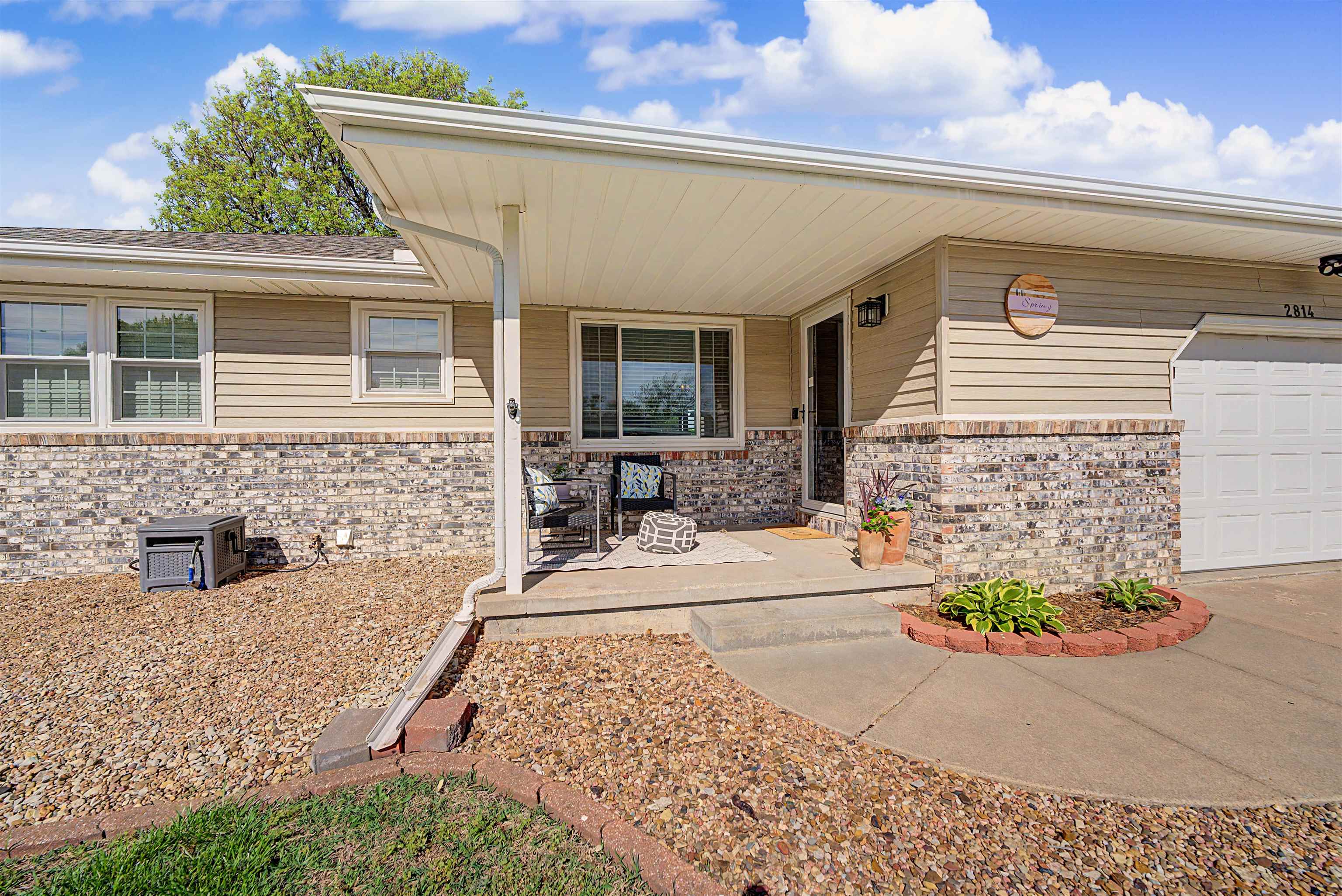 2814 Linda Ln, Salina, KS 67401