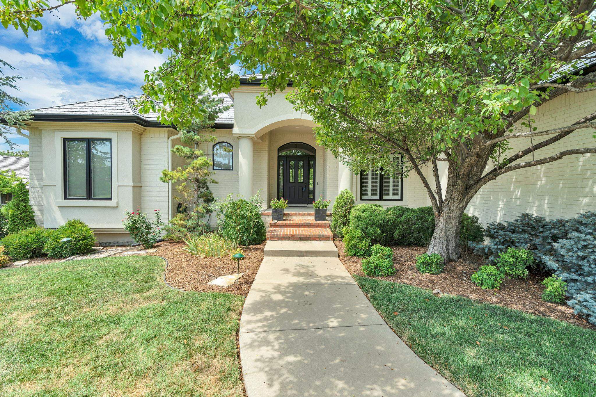 1962 N Red Brush Ct, Wichita, KS 67206