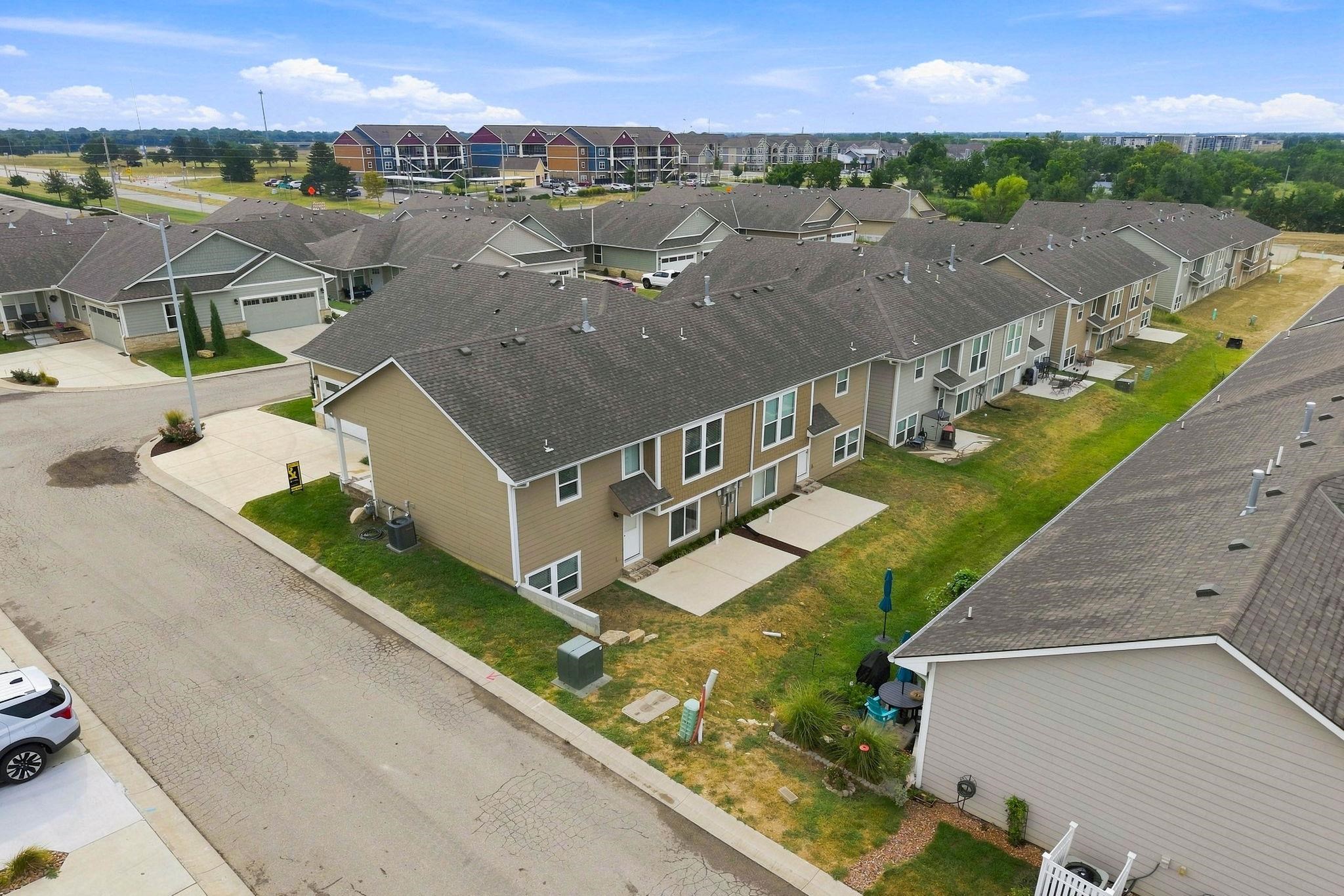 331 N 127th St E 402 bldg 27/402, Wichita, KS 67206