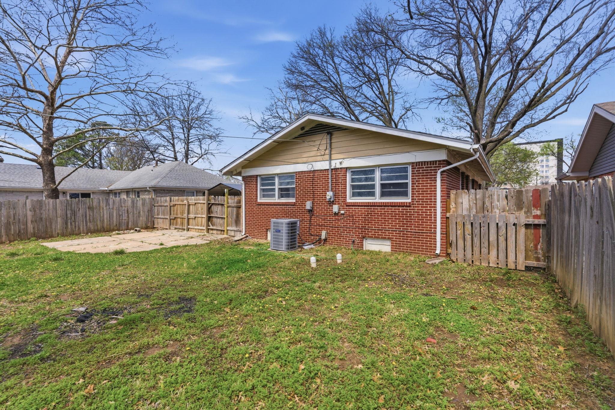 7903 E Indianapolis St, Wichita, KS 67207