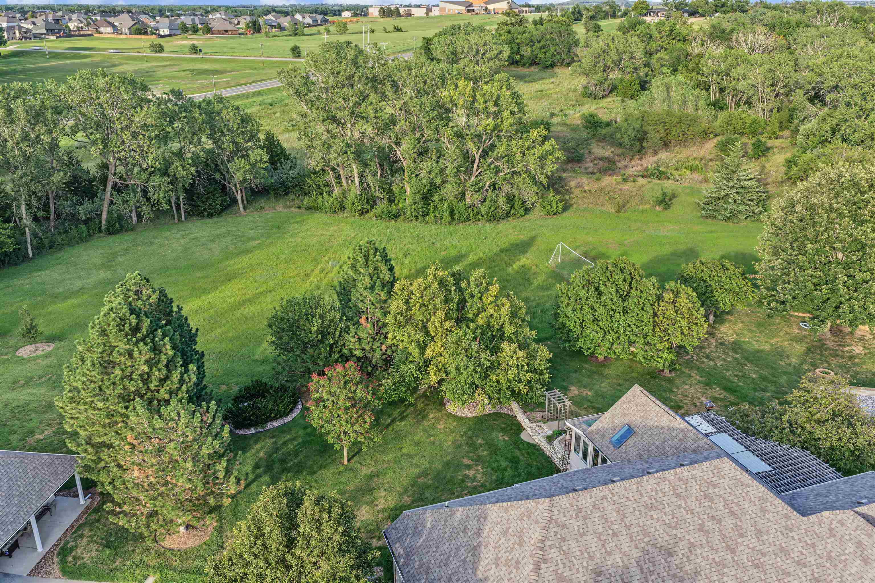 2475 Saint Andrews Ln, Salina, KS 67401