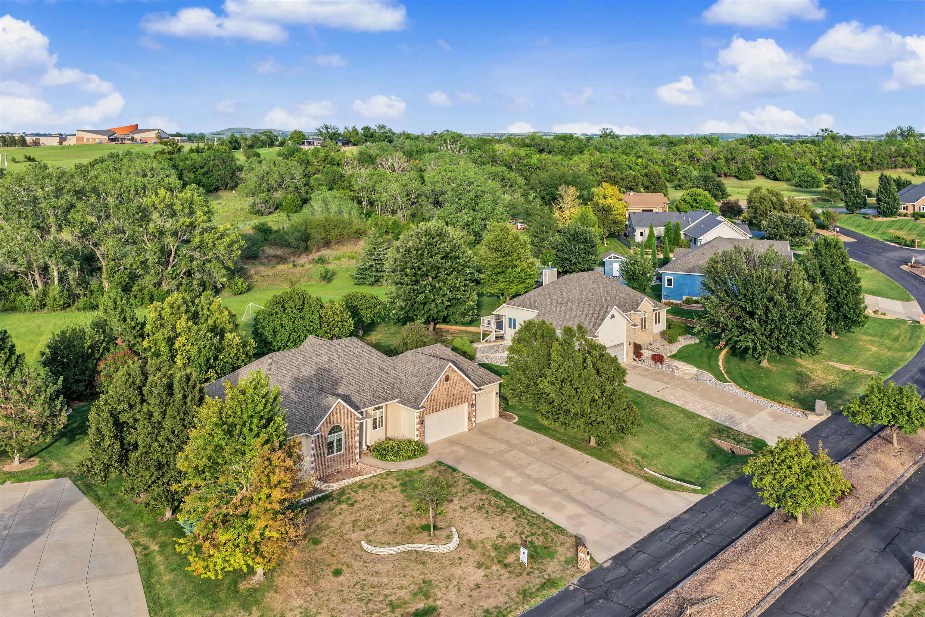 2475 Saint Andrews Ln, Salina, KS 67401