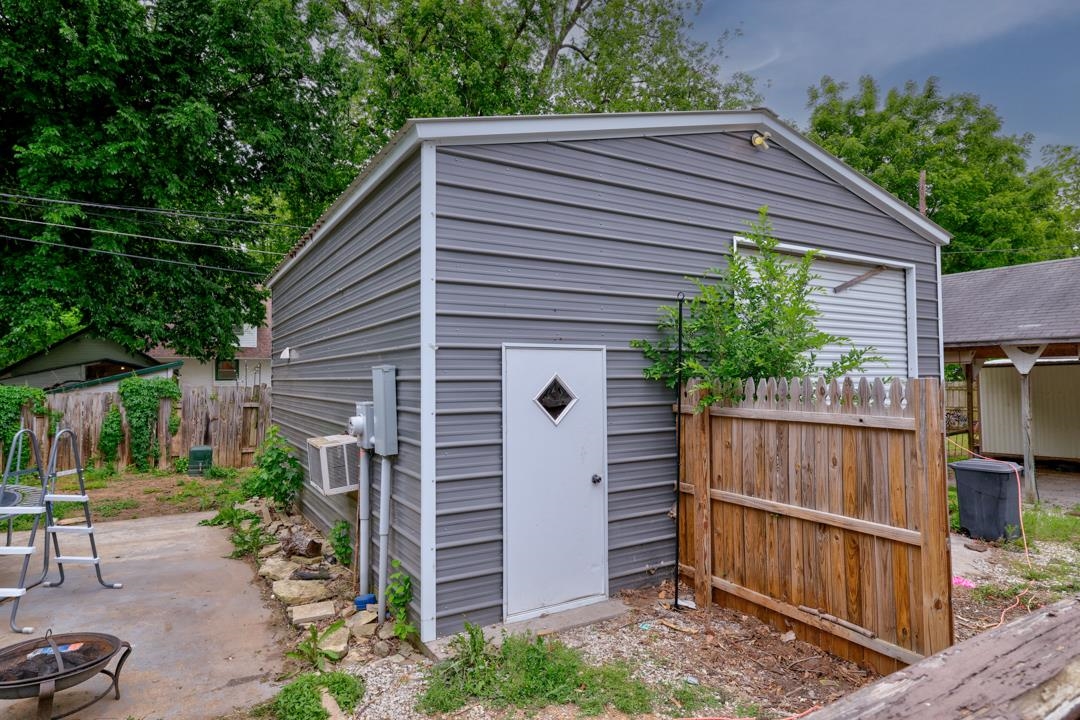 1302 Hackney, Winfield, KS 67156
