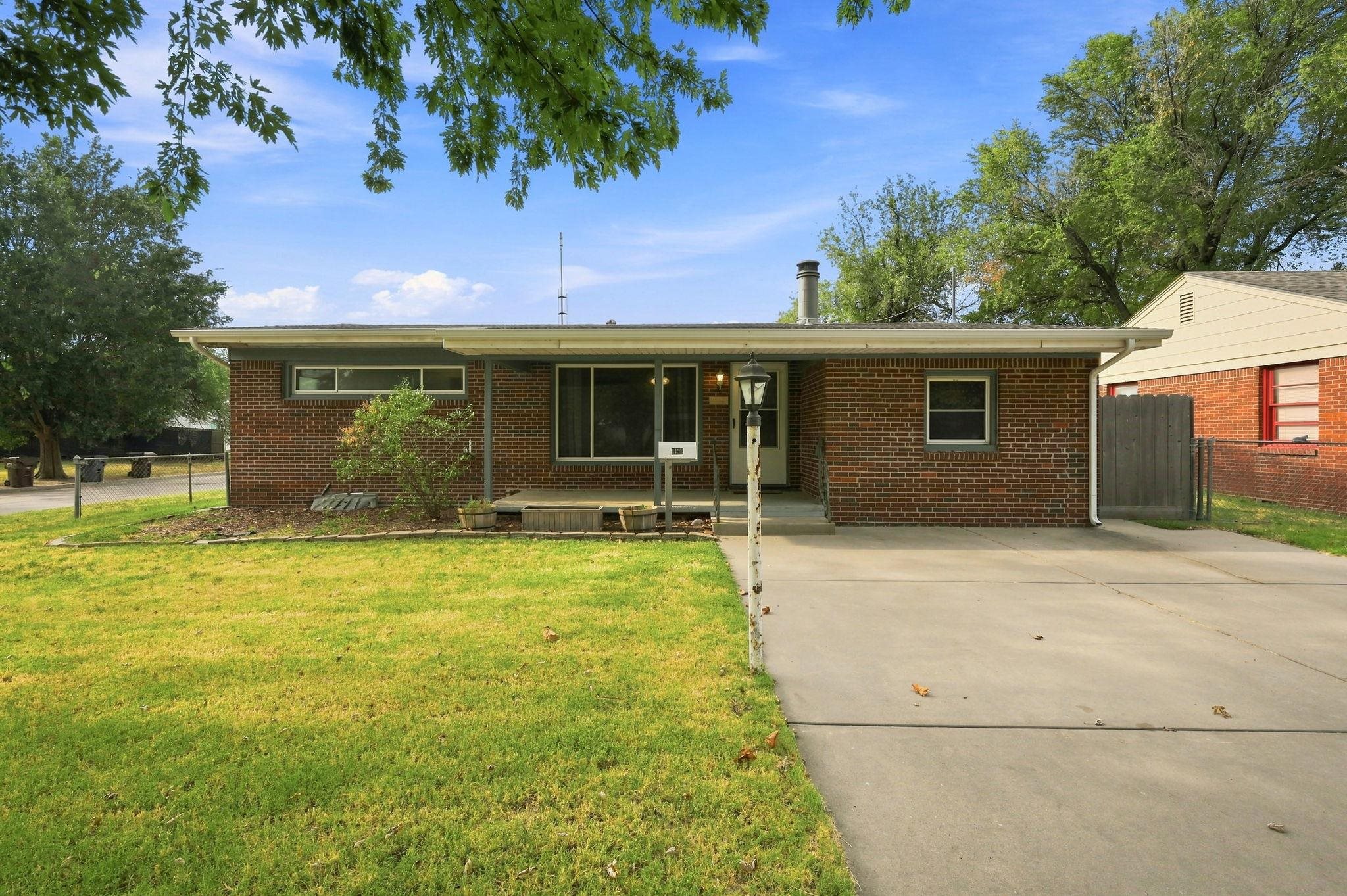 1421 E 31st St South, Wichita, KS 67216