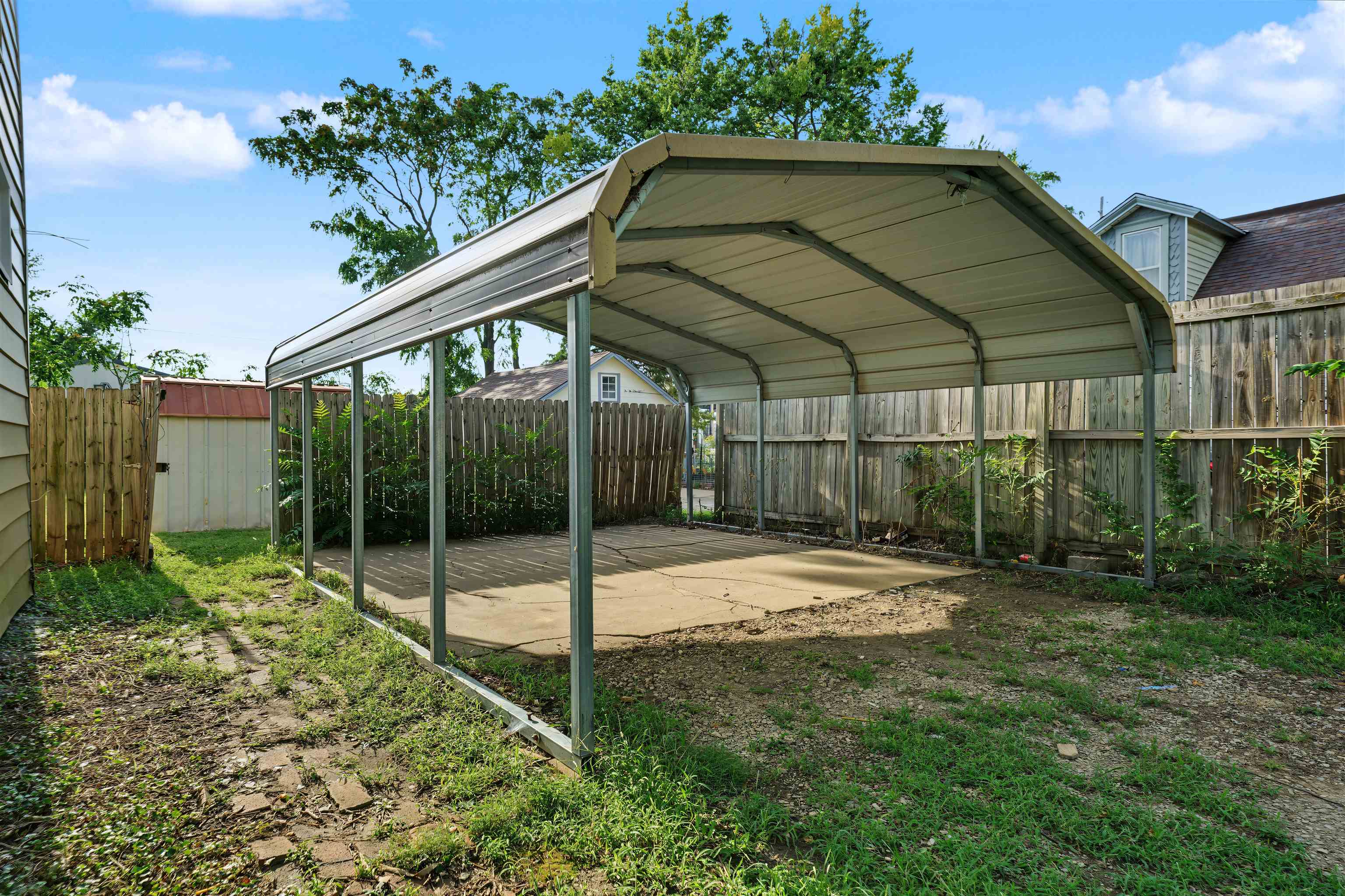 208 S 3rd St, Salina, KS 67401
