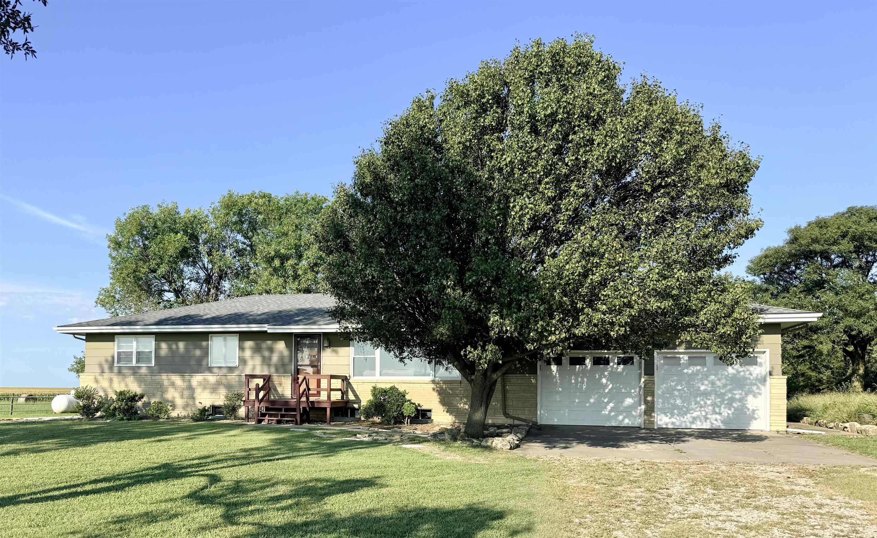 2402 S 2800 Rd, Burdick, KS 66838-9540