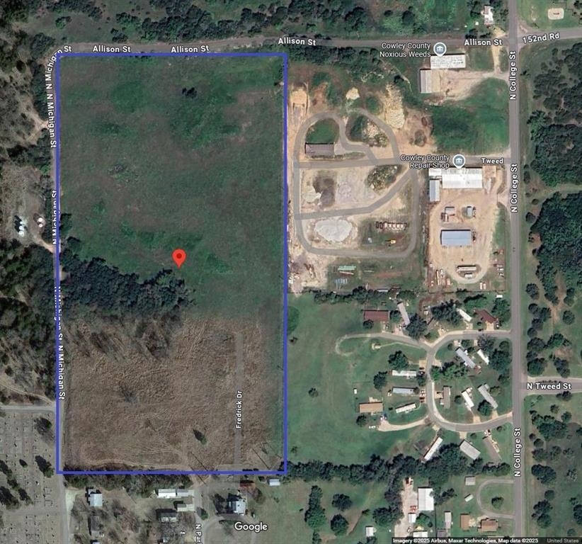 700 N Michigan St, Winfield, KS 67156