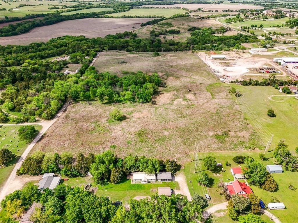 700 N Michigan St, Winfield, KS 67156