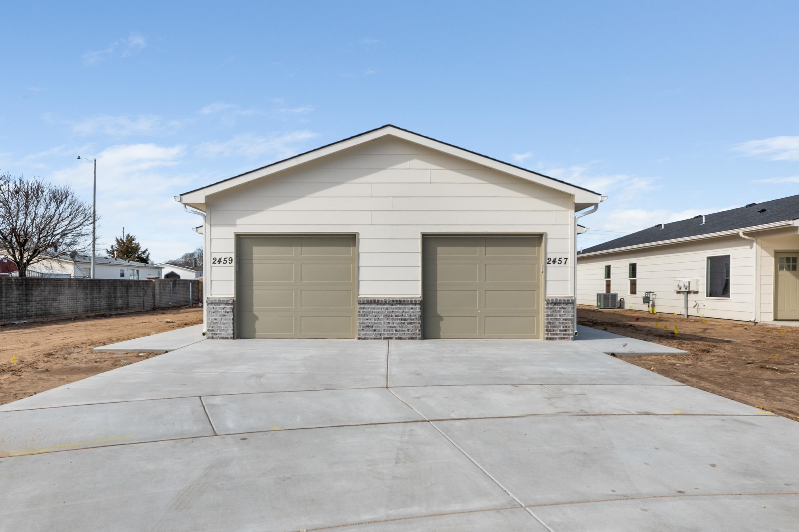 2345 W Macarthur Ct, Wichita, KS 67217