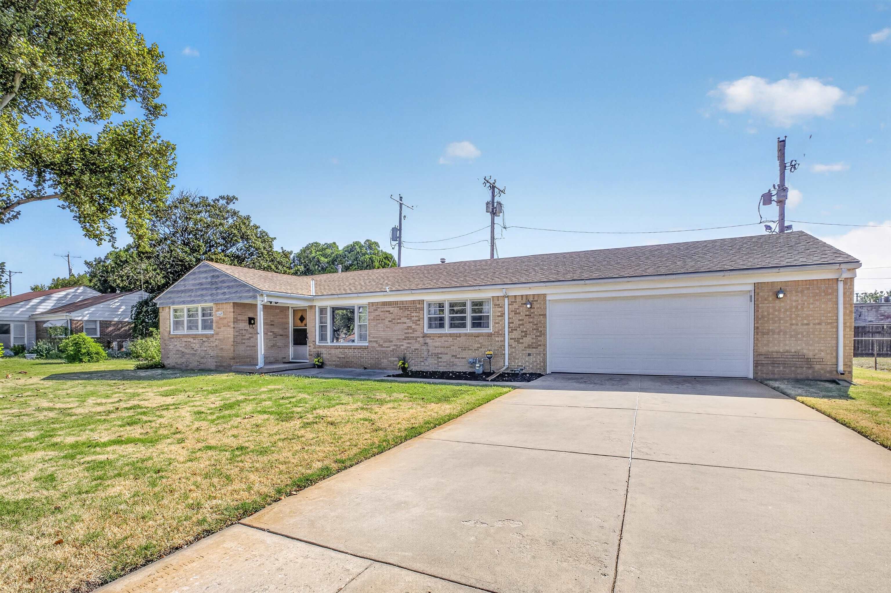 2826 S Greenwood Ave, Wichita, KS 67216
