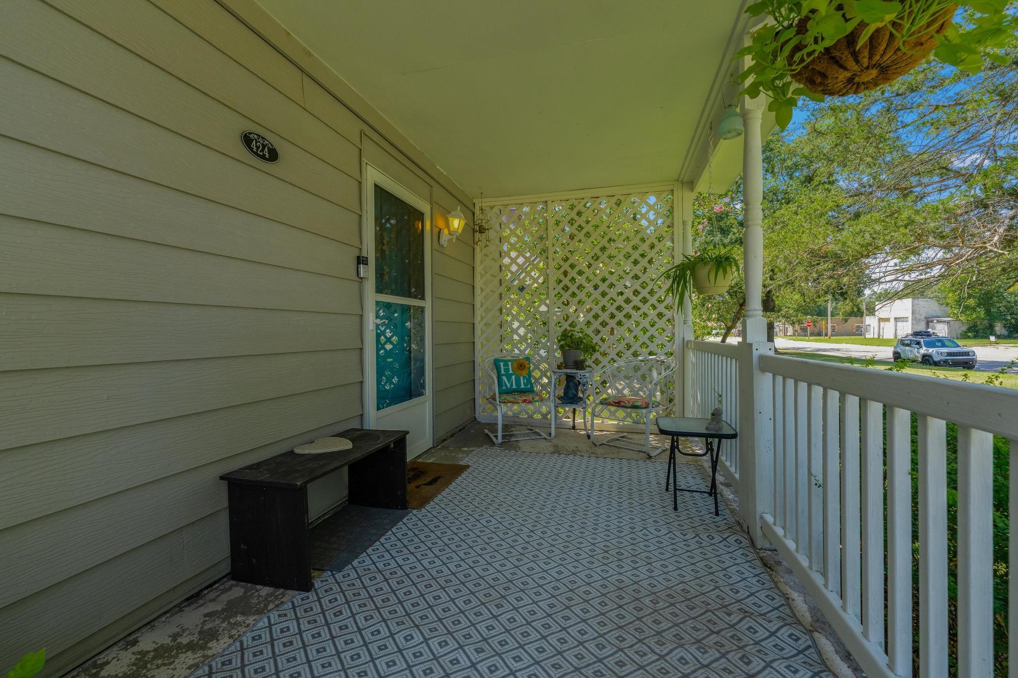 424 N Main St, Belle Plaine, KS 67013