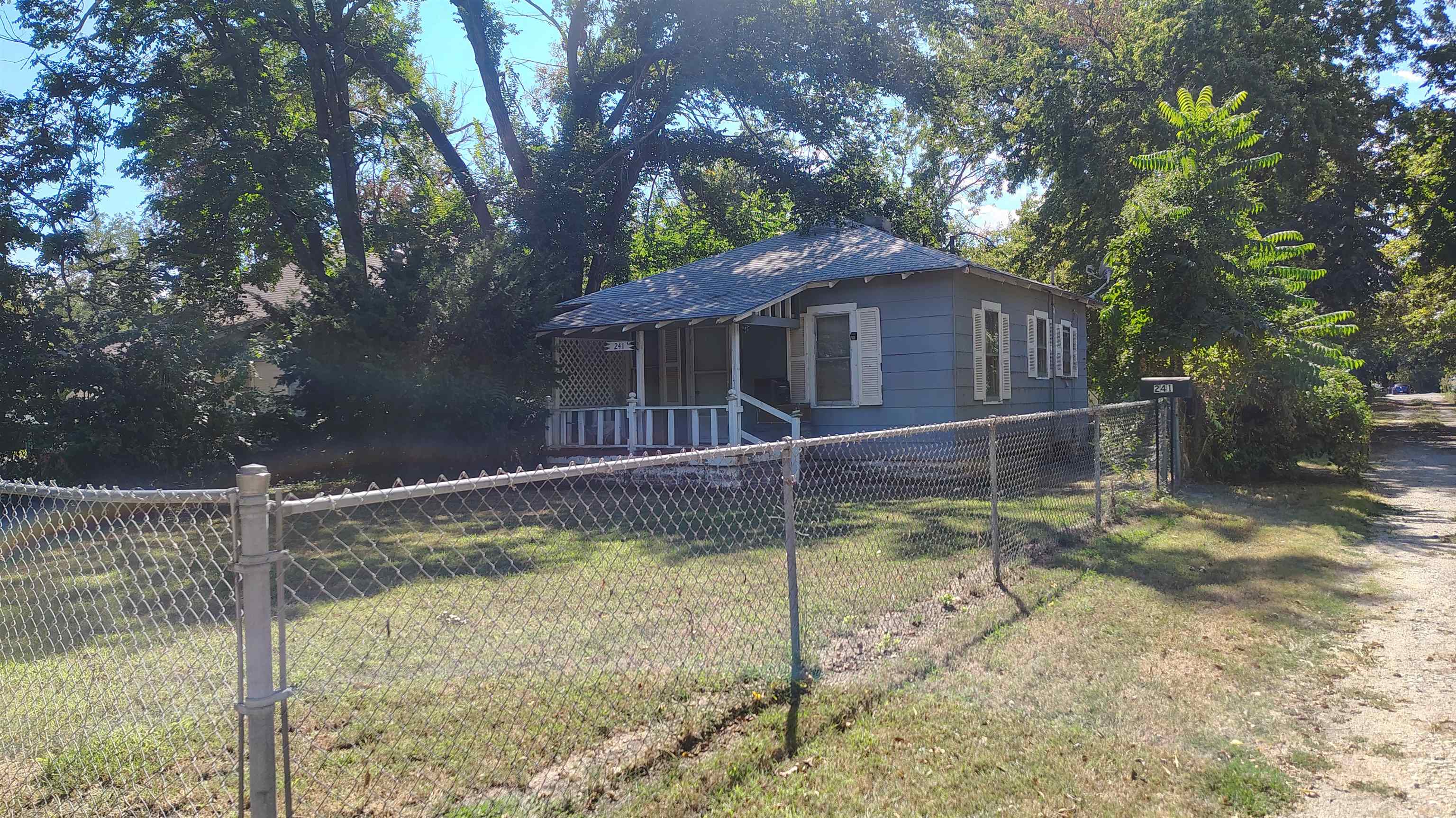 241 N Saint Clair Ave, Wichita, KS 67203