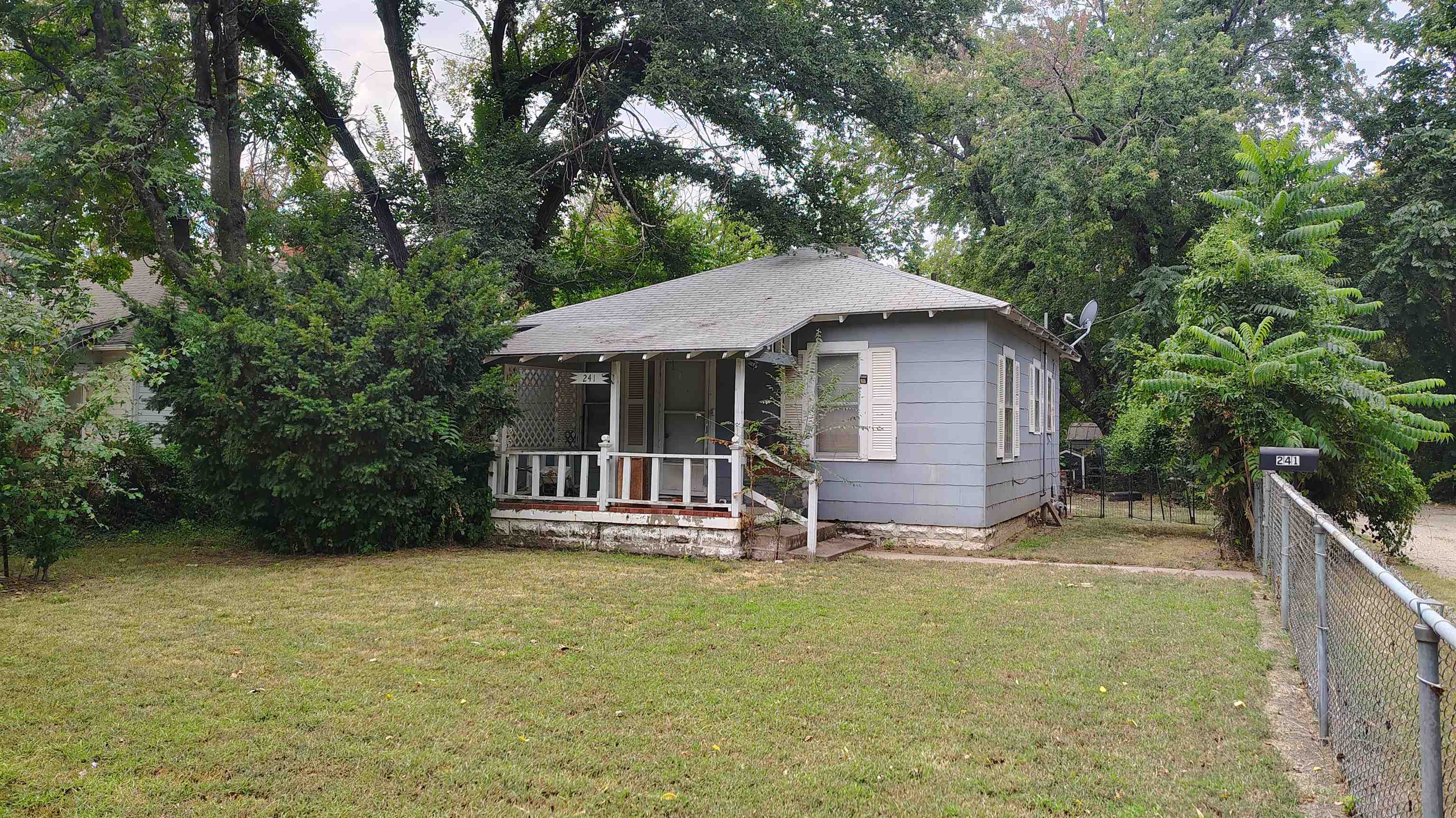 241 N Saint Clair Ave, Wichita, KS 67203