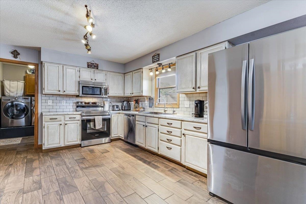 1118 E 6th St, Douglass, KS 67039
