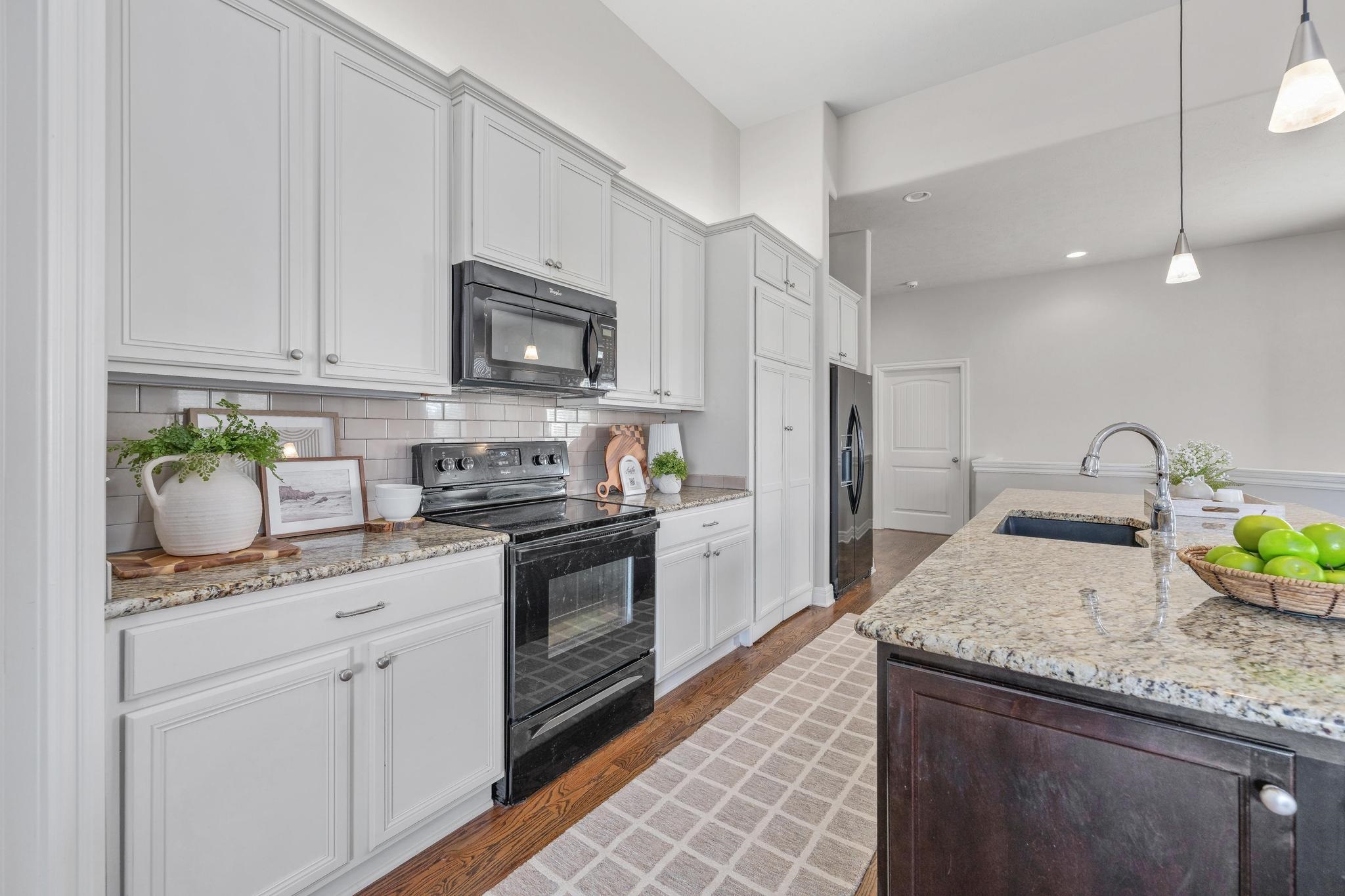 707 N Prairie Dunes St, Wichita, KS 67230