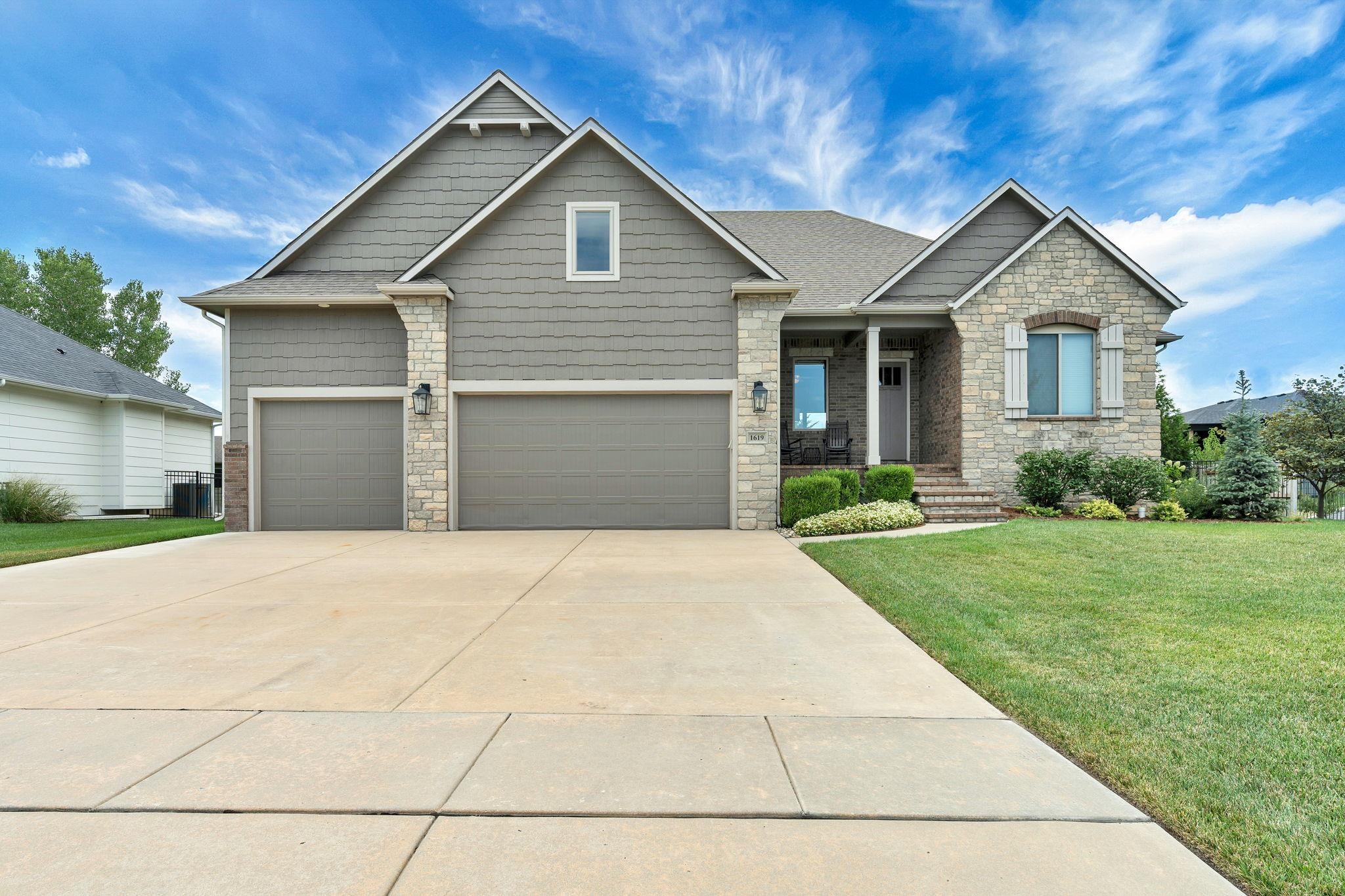 1619 N Lakeside Dr, Andover, KS 67002